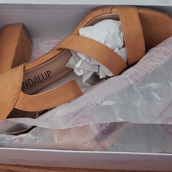 Sandalup suede sandals NIB - Picture 2 of 5